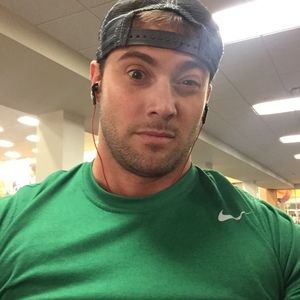 Meet your Posher, Adam